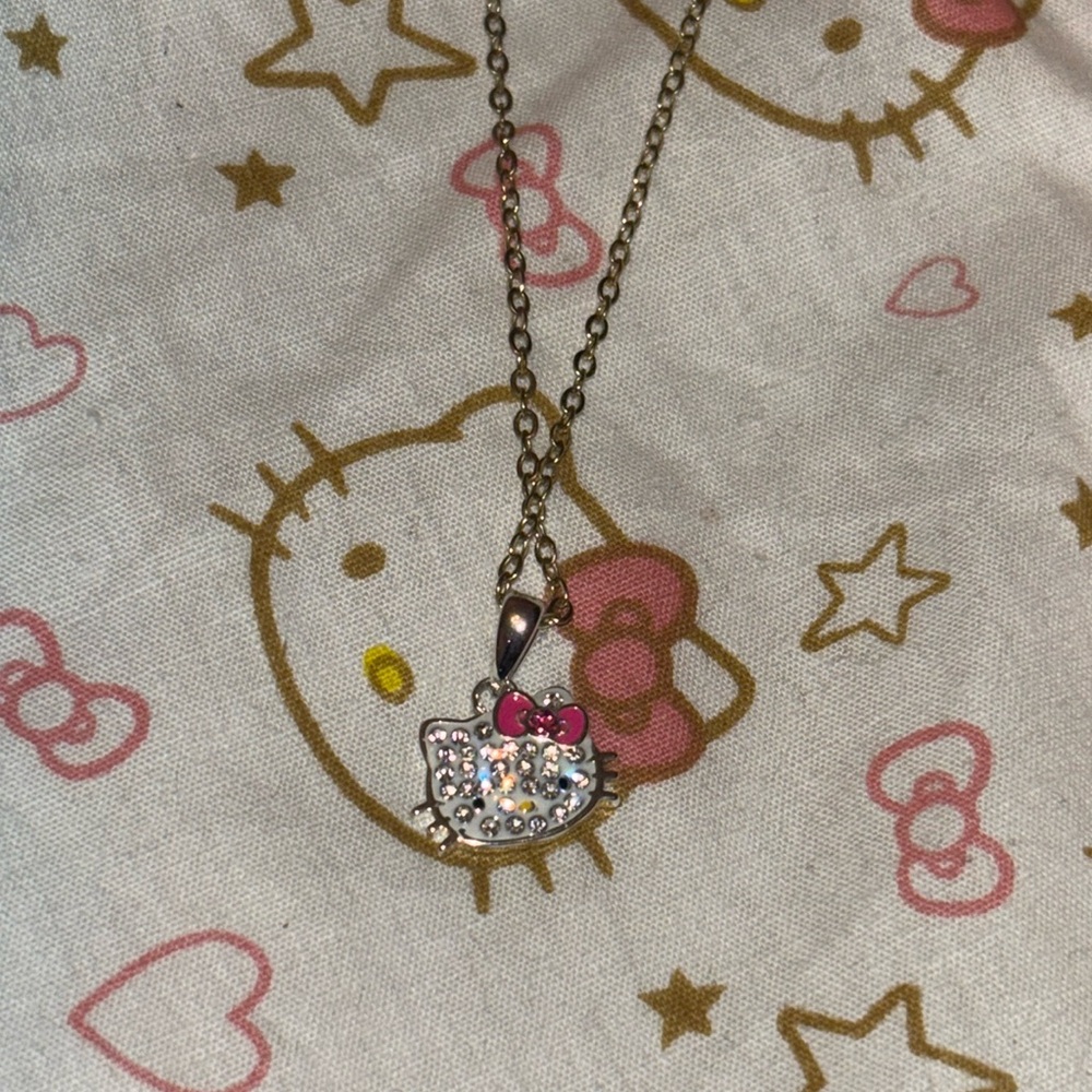 Hello kitty necklace